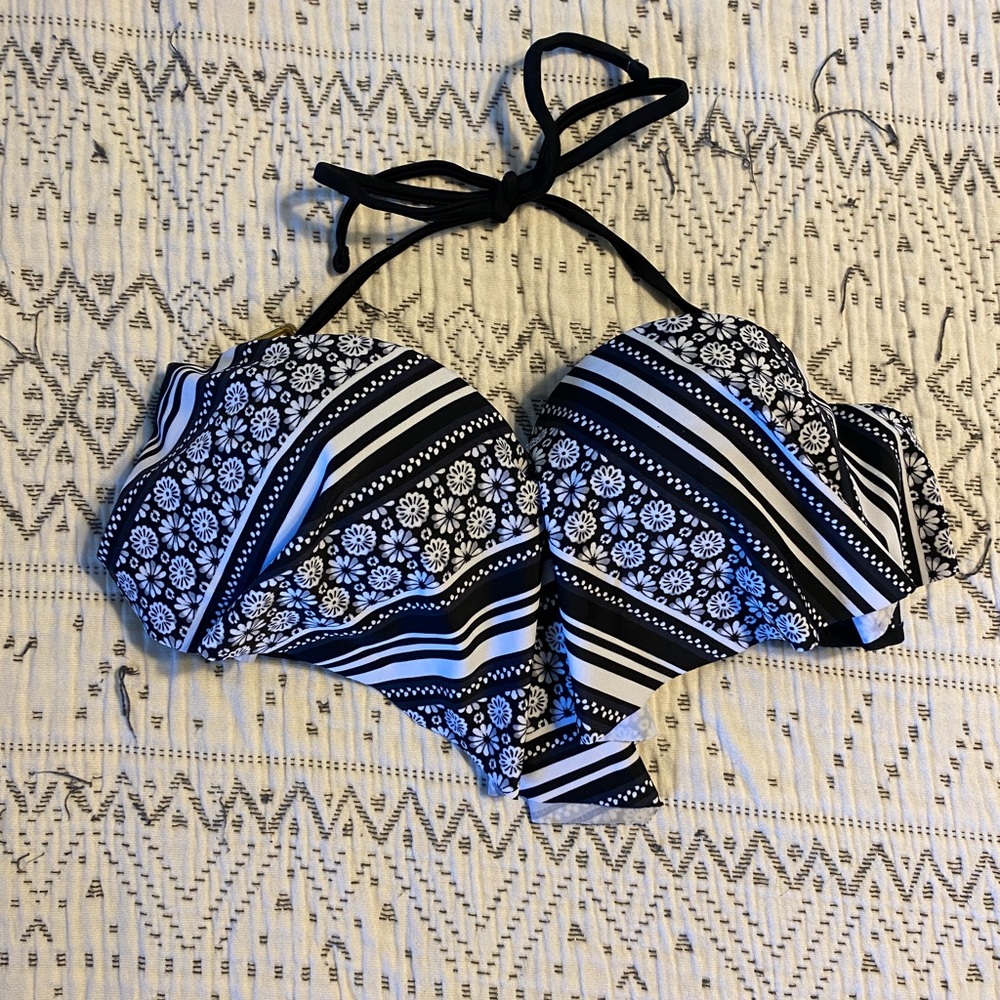 Black and white bikini top